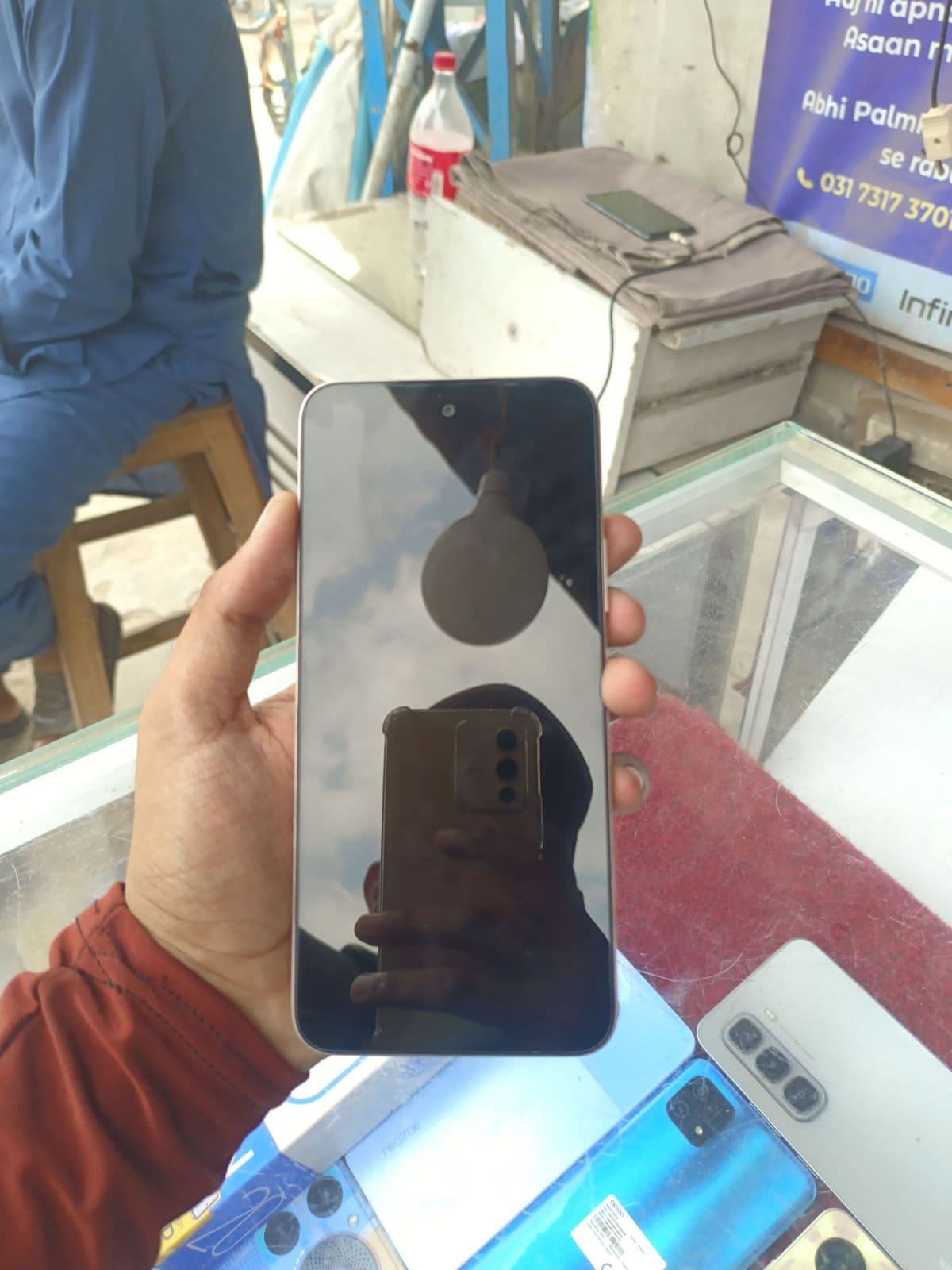 Infinix Smart 10 4GB / 64GB in Twilight Gold — photo 2
