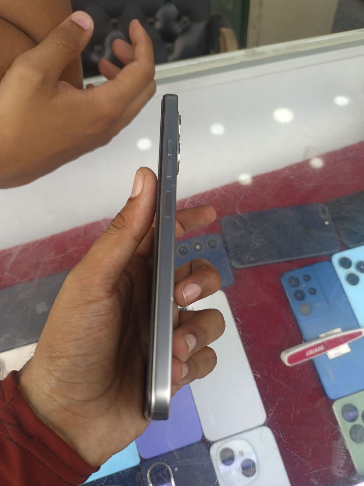 Tecno Spark Go 2 4GB / 64GB in Titanium Grey — photo 3