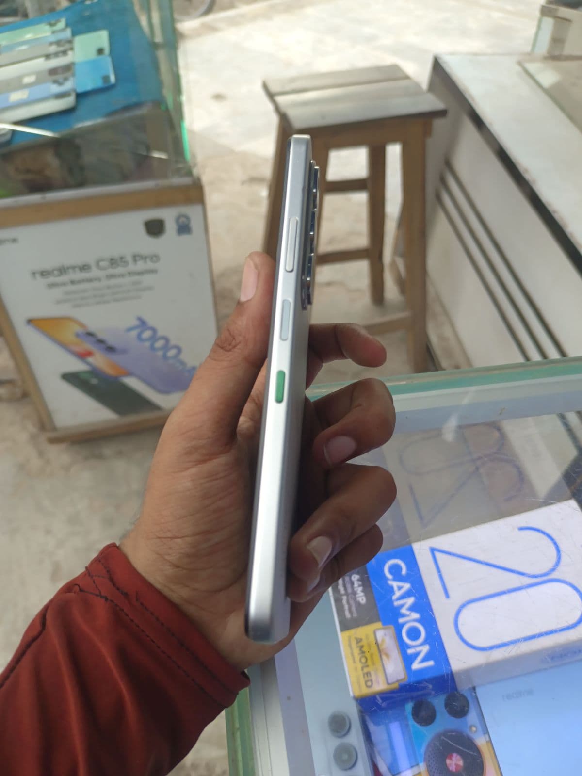 Infinix Hot 60i 6GB / 128GB in Titanium Silver — photo 3
