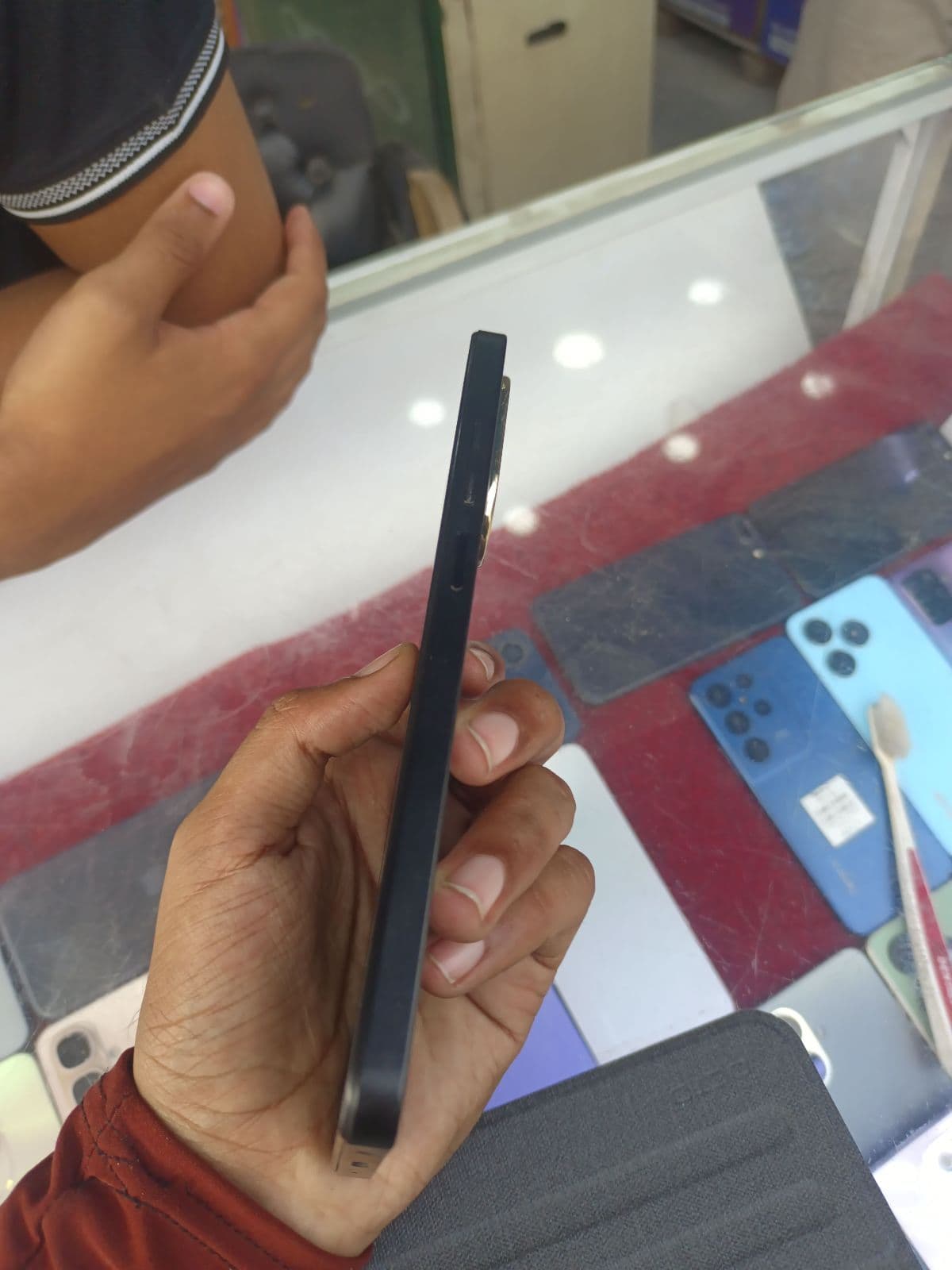 Xiaomi Redmi A5 4GB / 64GB in Midnight Black — photo 3