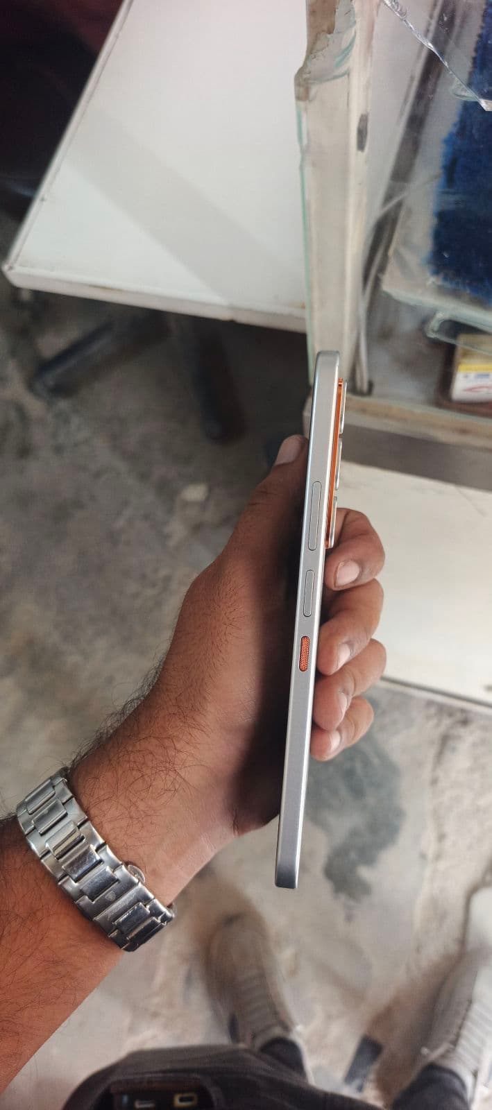 Infinix Hot 60 Pro 8GB / 128GB in Titanium Silver — photo 4