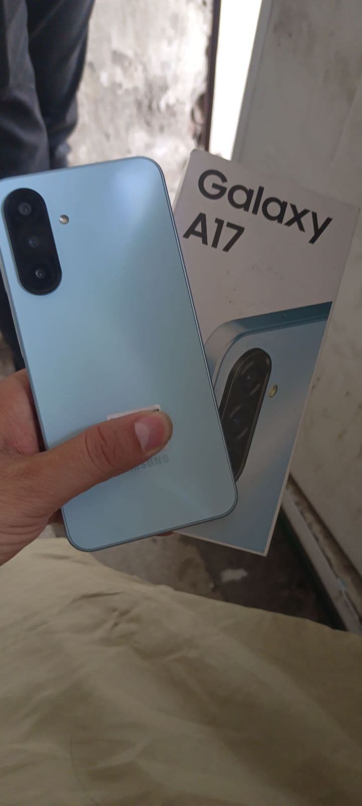 Samsung Galaxy A17 8GB / 256GB in Light Blue — photo 1