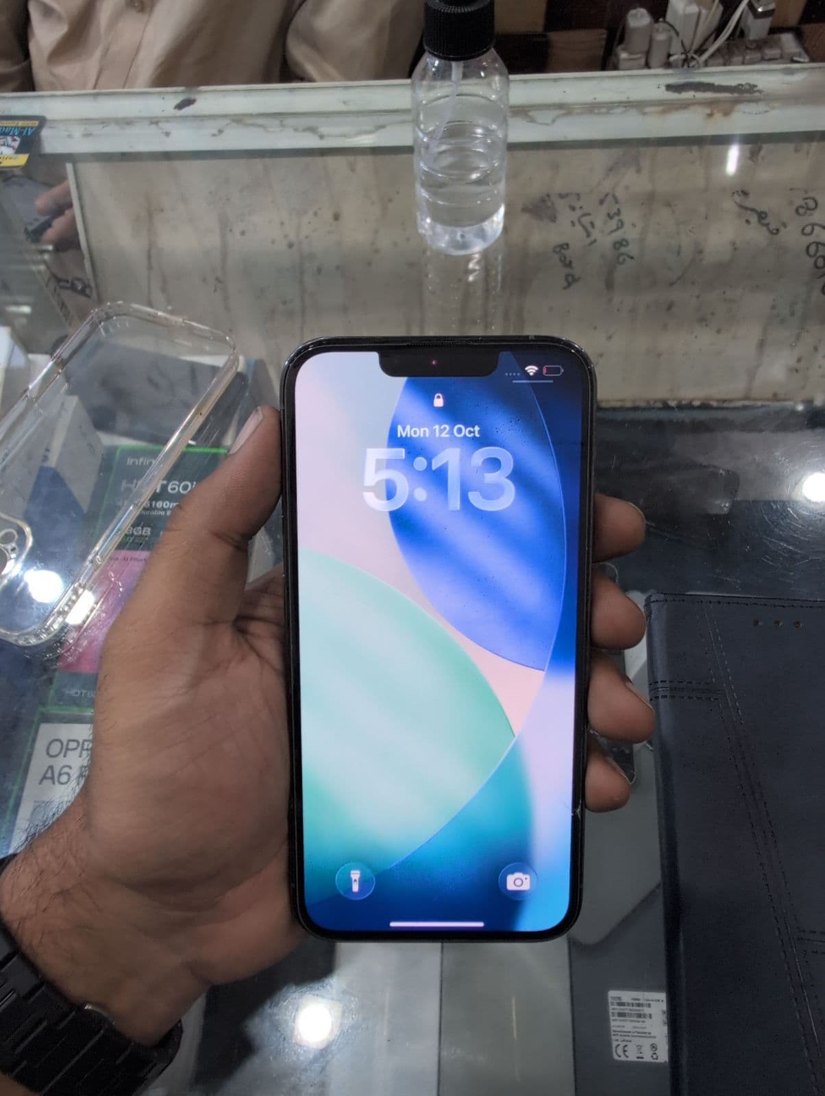 Apple iPhone 13 Pro 128GB in Graphite — photo 2