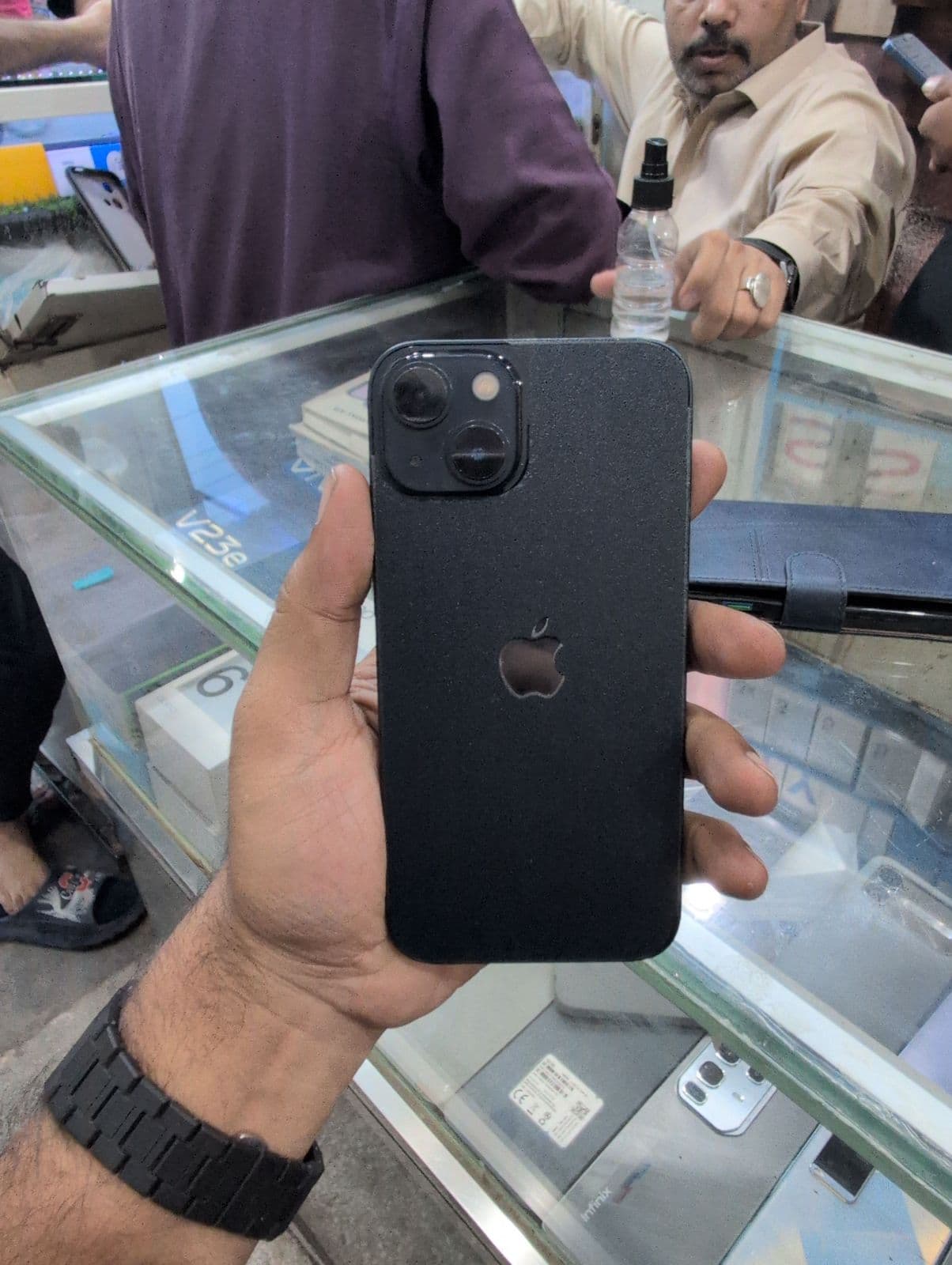 iPhone 13 · 128GB