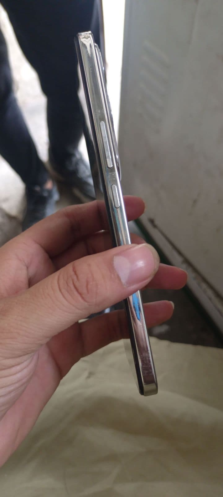 Vivo Y200 8GB / 256GB in Titanium Silver — photo 3