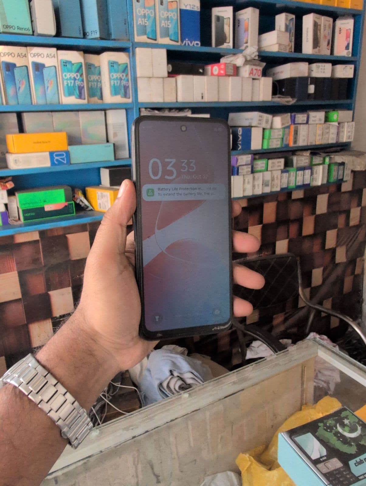 Infinix Hot 60i 6GB / 128GB in Sleek Black — photo 2