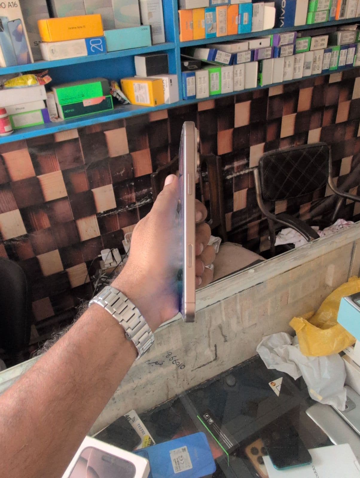Apple iPhone 16 Pro Max 256GB in Desert Titanium — photo 4