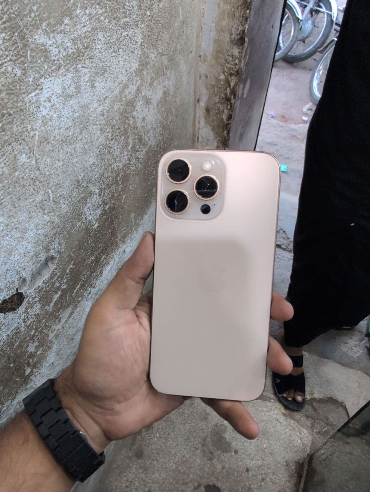 iPhone 16 Pro Max · 256GB