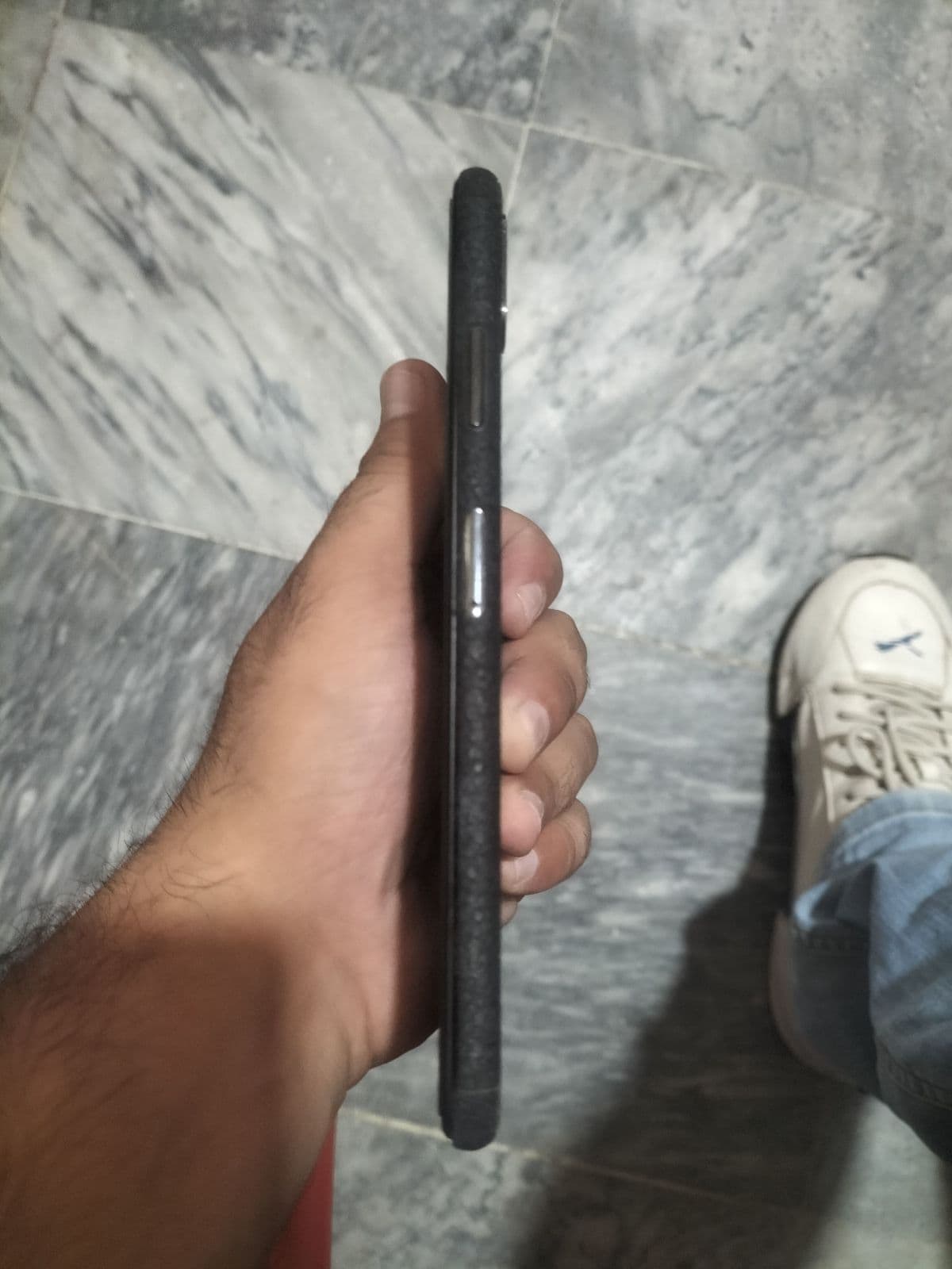Apple iPhone XS Max 64GB in Space Gray — photo 3