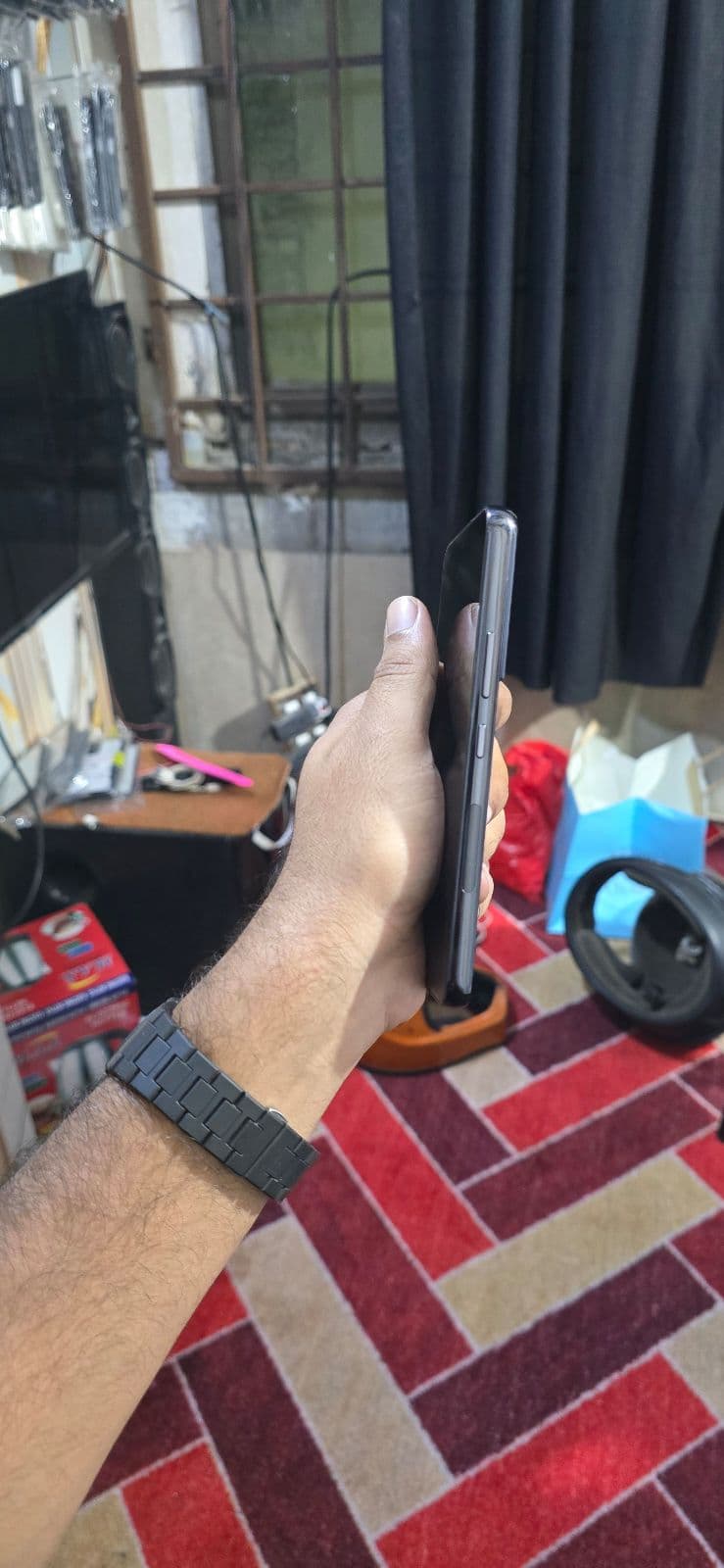 Samsung Galaxy S22 8GB / 128GB in Phantom Black — photo 4