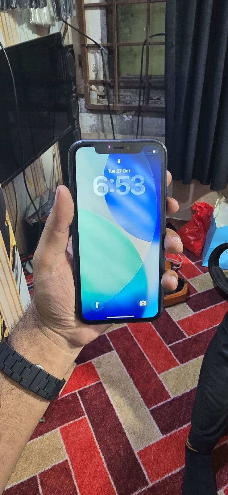 Apple iPhone 11 64GB in Black — photo 2