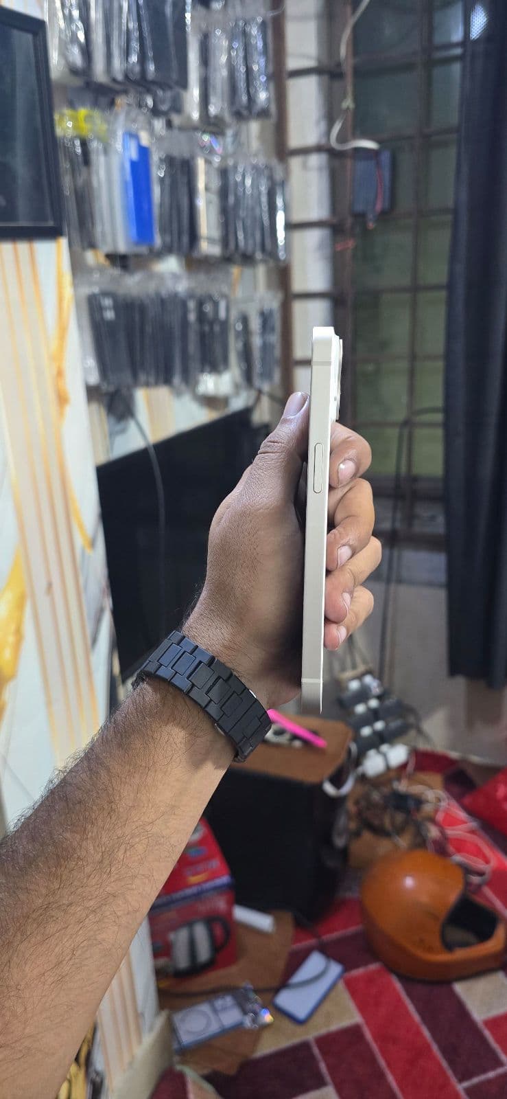 Apple iPhone 14 128GB in Starlight — photo 5