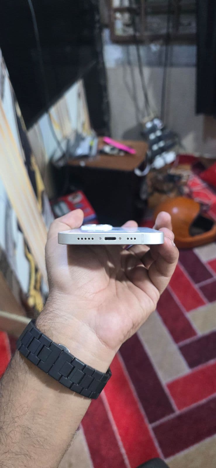Apple iPhone 14 128GB in Starlight — photo 5