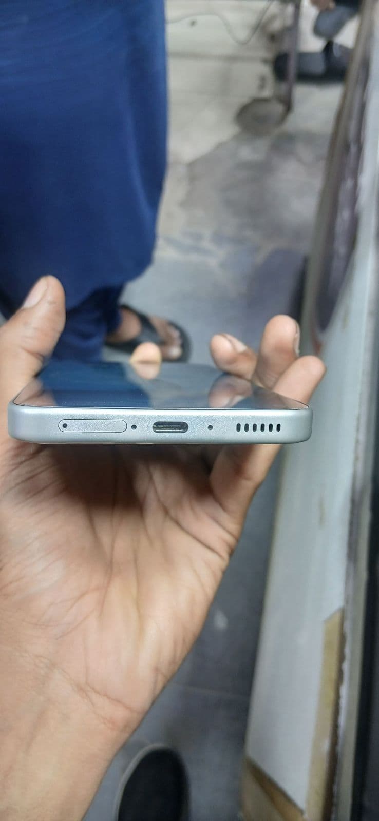 Vivo Y500 8GB / 256GB in Pearl White — photo 4