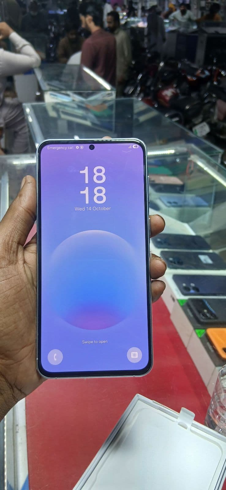 Samsung Galaxy A57 12GB / 256GB in Awesome Icyblue — photo 2