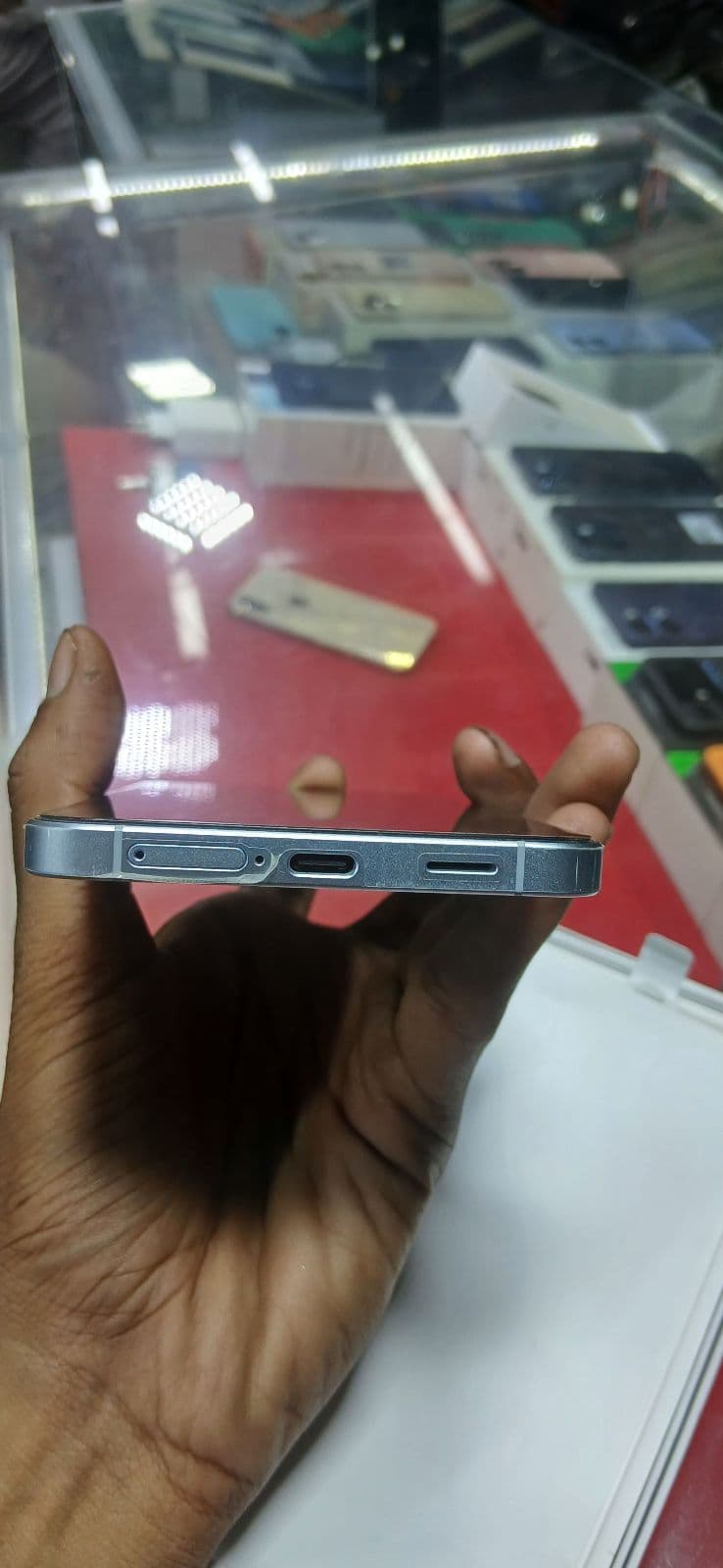 Samsung Galaxy A57 12GB / 256GB in Awesome Icyblue — photo 3