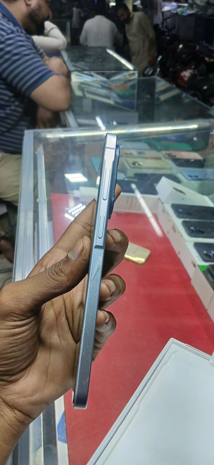 Samsung Galaxy A57 12GB / 256GB in Awesome Icyblue — photo 5