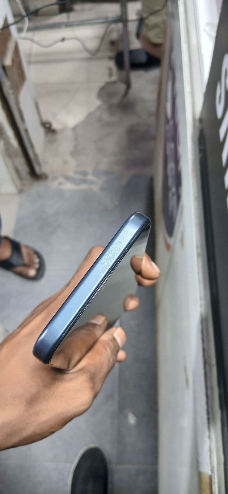 Oppo A6 8GB / 256GB in Sapphire Blue — photo 5