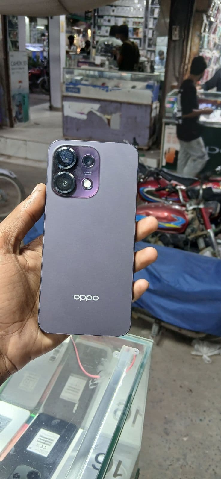 Oppo Reno 16 F 5G · 8GB / 256GB