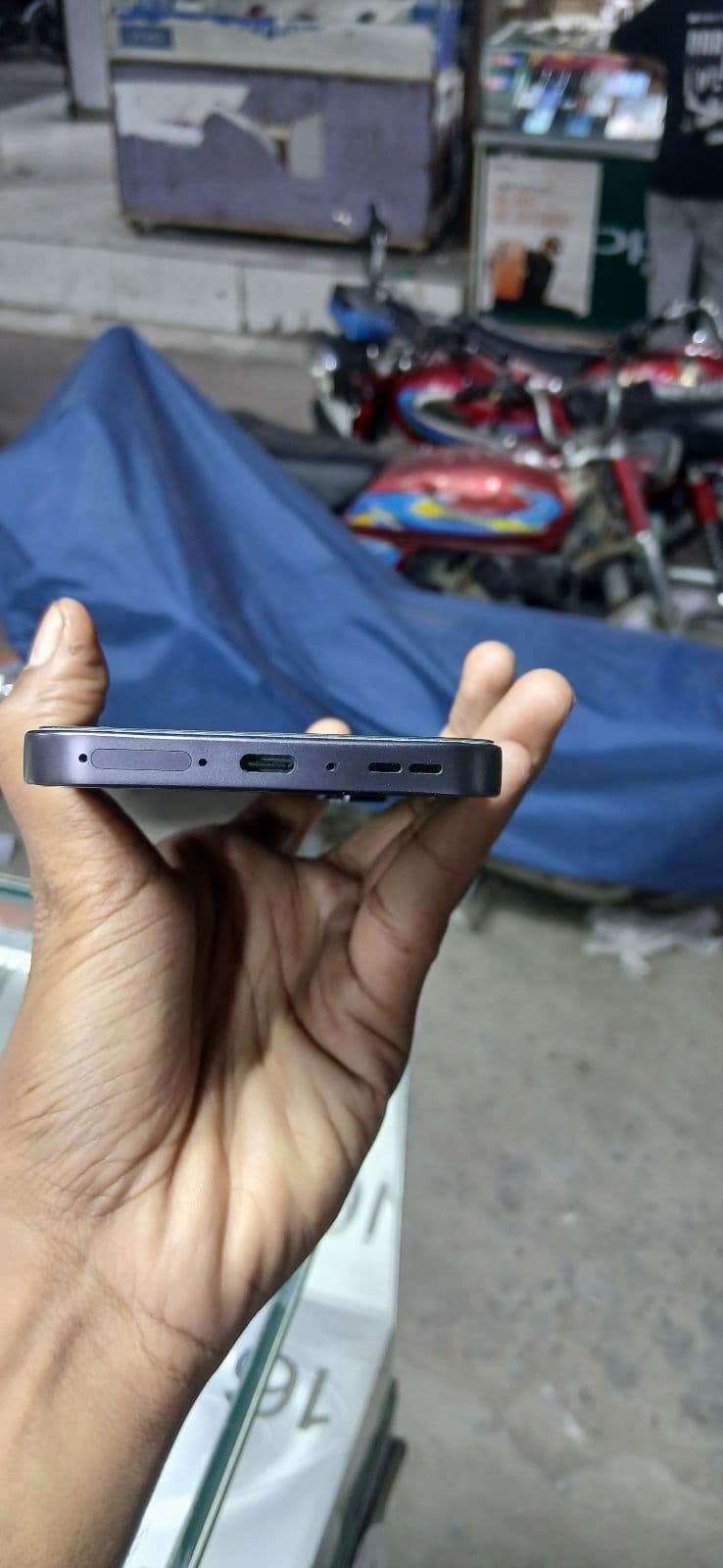 Oppo Reno 16 F 5G 8GB / 256GB in Twilight Violet — photo 5