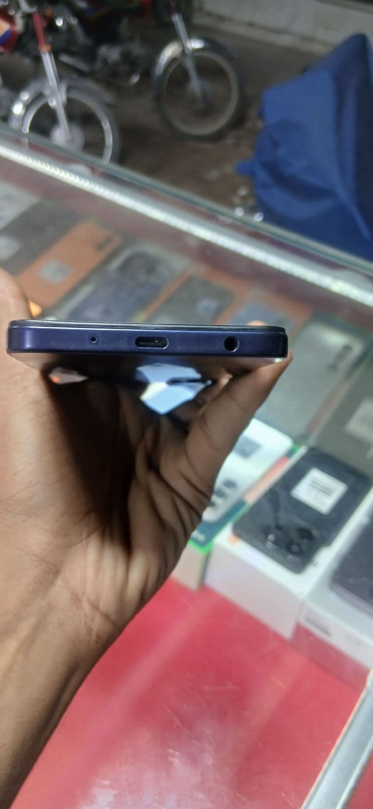 Vivo Y05 4GB / 128GB in Voyage Black — photo 3