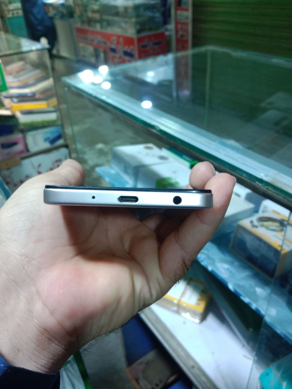 Vivo Y05 4GB / 64GB in Summit Platinum — photo 3