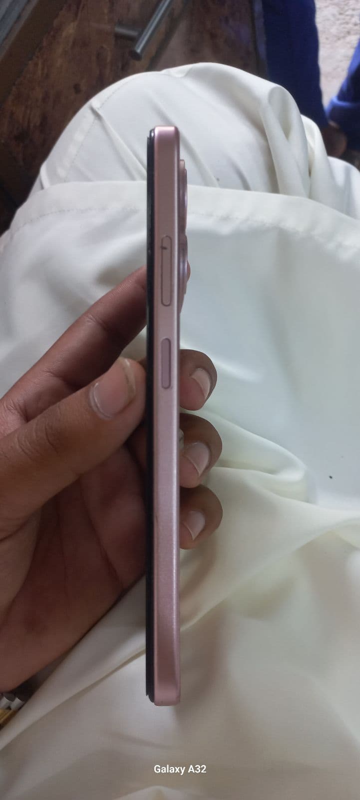 Infinix Smart 9 HD 4GB / 64GB in Coral Gold — photo 3