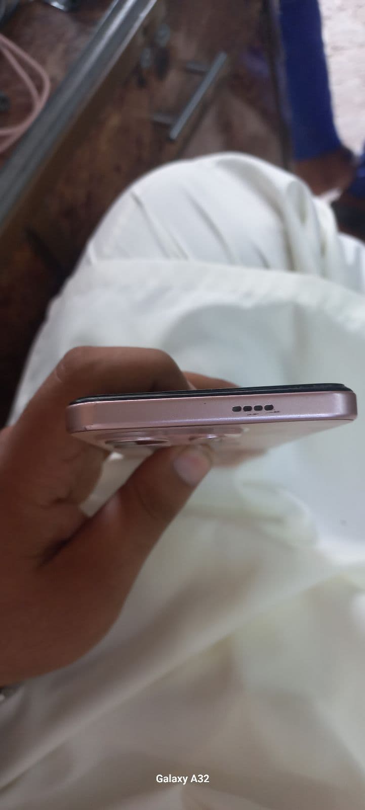 Infinix Smart 9 HD 4GB / 64GB in Coral Gold — photo 5