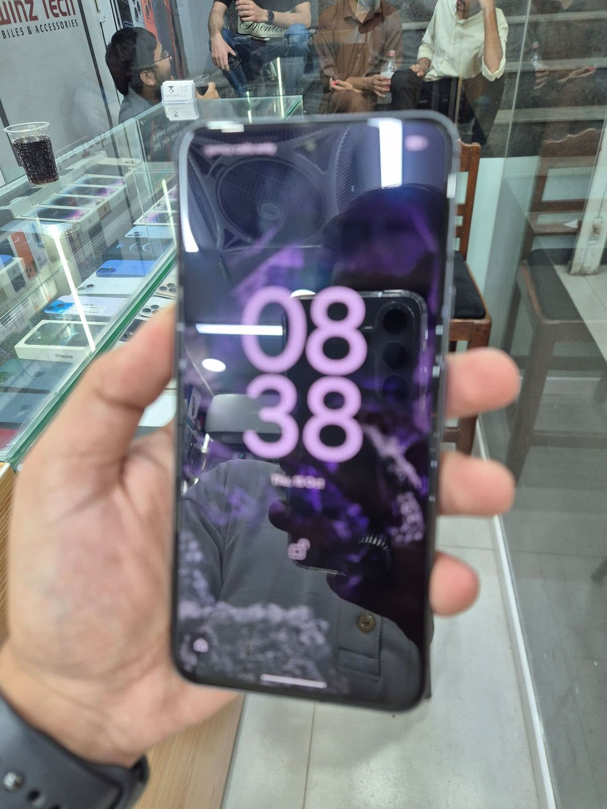 Pixel 8 · 8GB / 128GB
