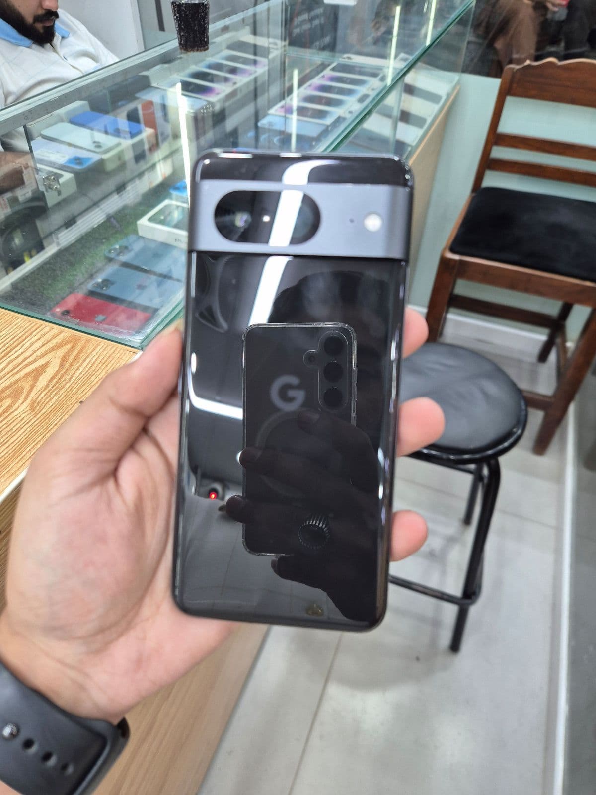 Google Pixel 8 8GB / 128GB in Obsidian — photo 2