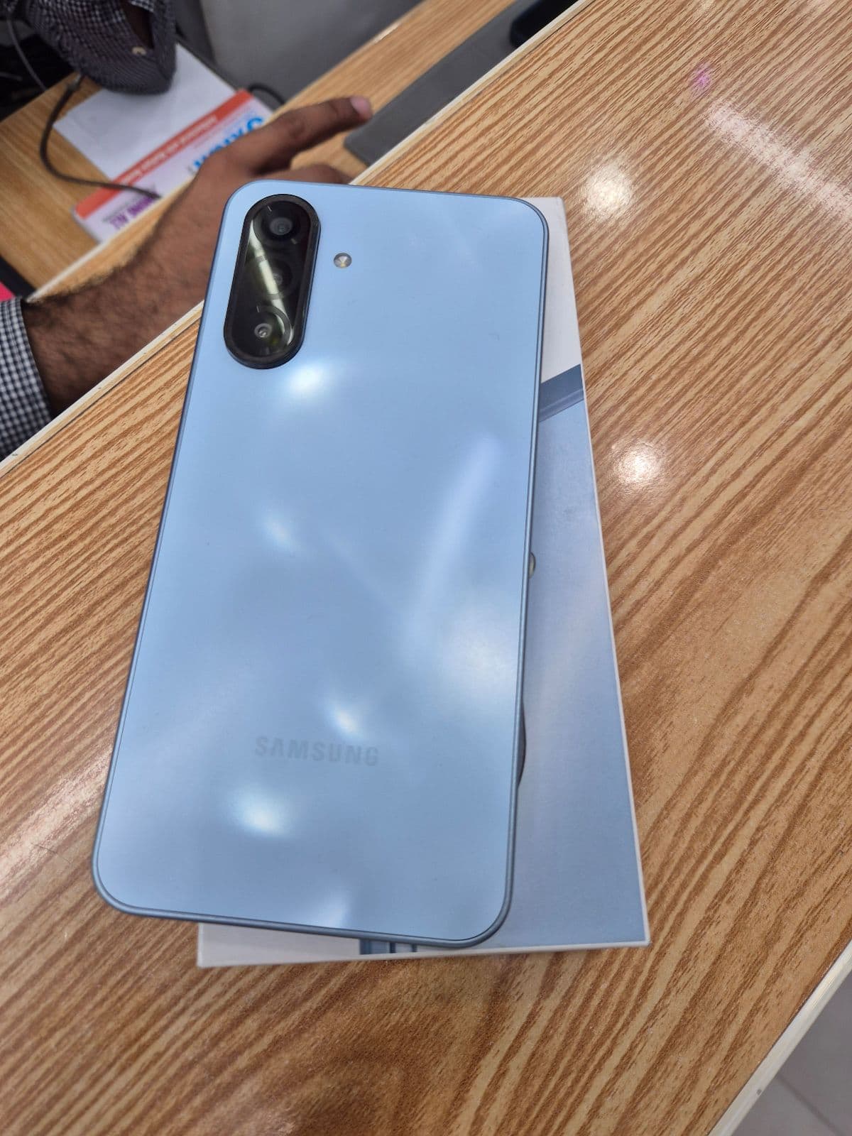 Galaxy A17 · 8GB / 256GB