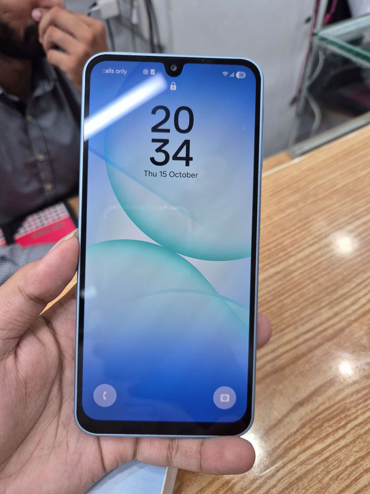 Samsung Galaxy A17 8GB / 256GB in Light Blue — photo 3