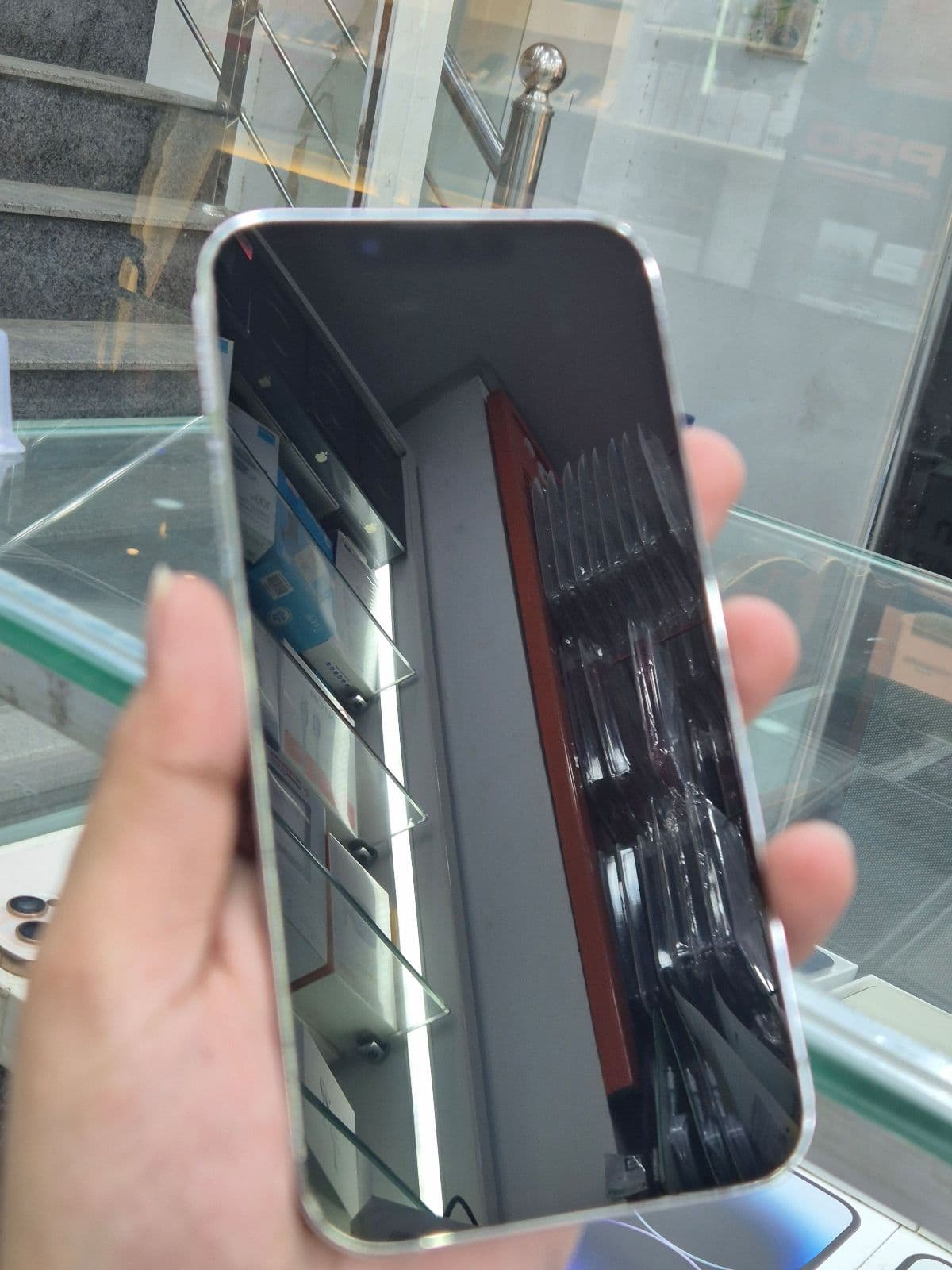 Apple iPhone 13 Pro 128GB in Silver — photo 2