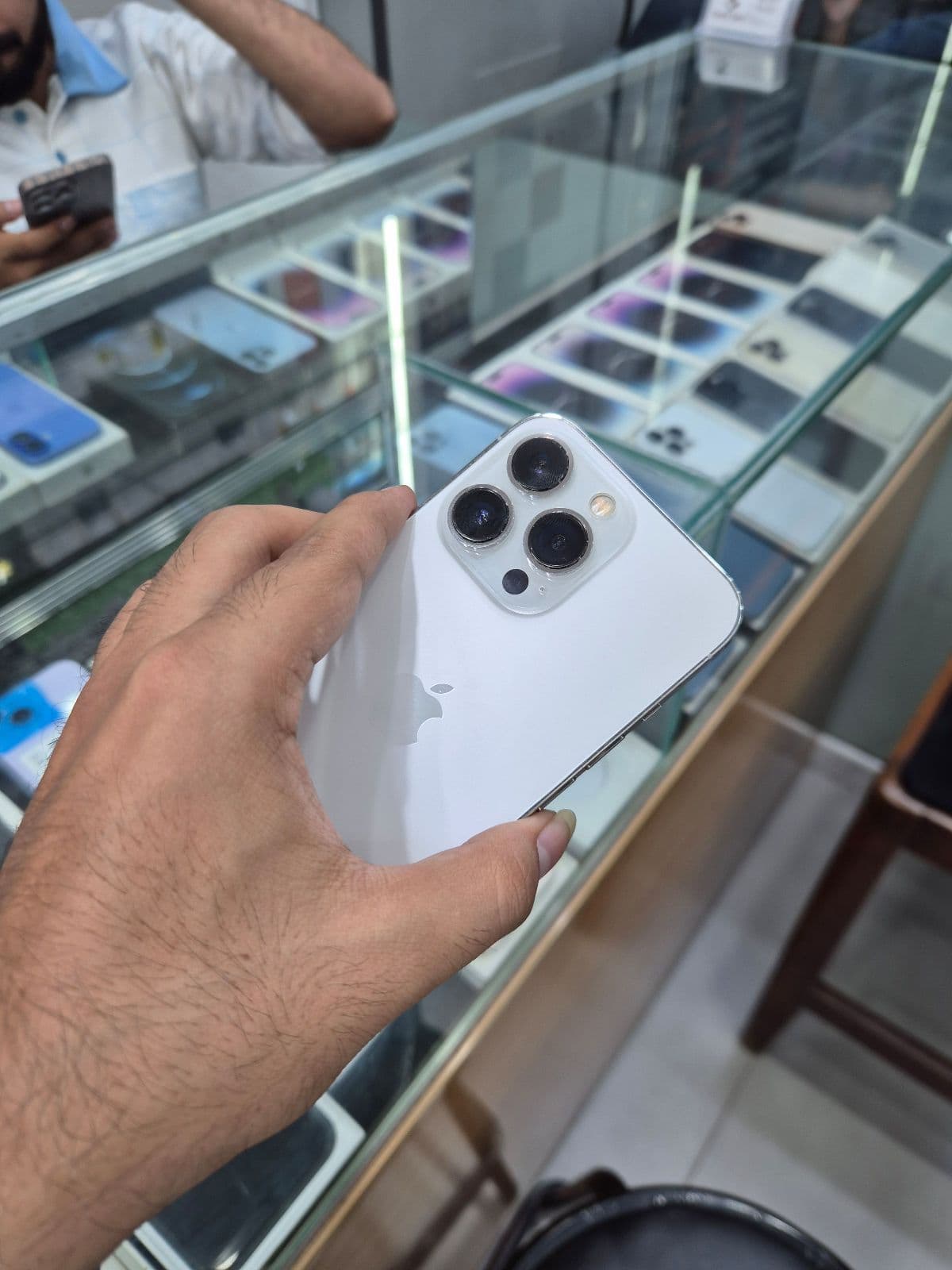 Apple iPhone 13 Pro 128GB in Silver — photo 3