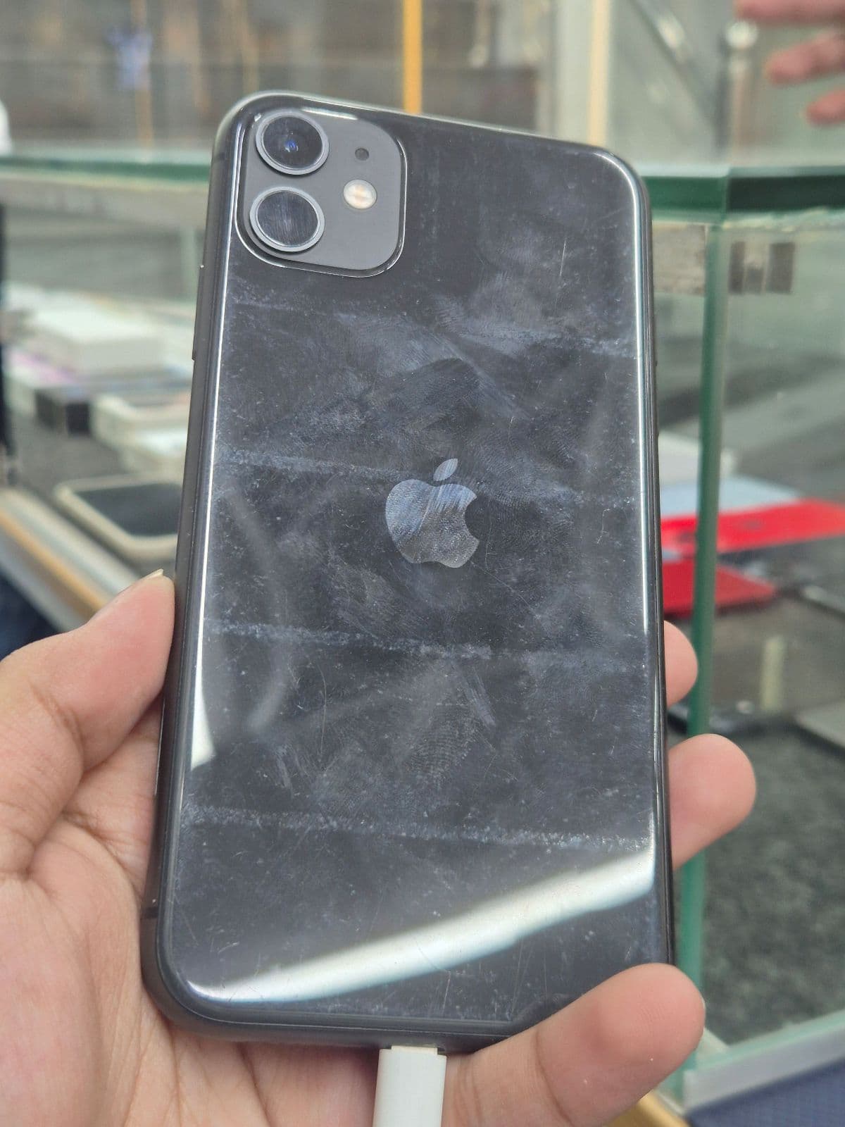 iPhone 11 · 128GB
