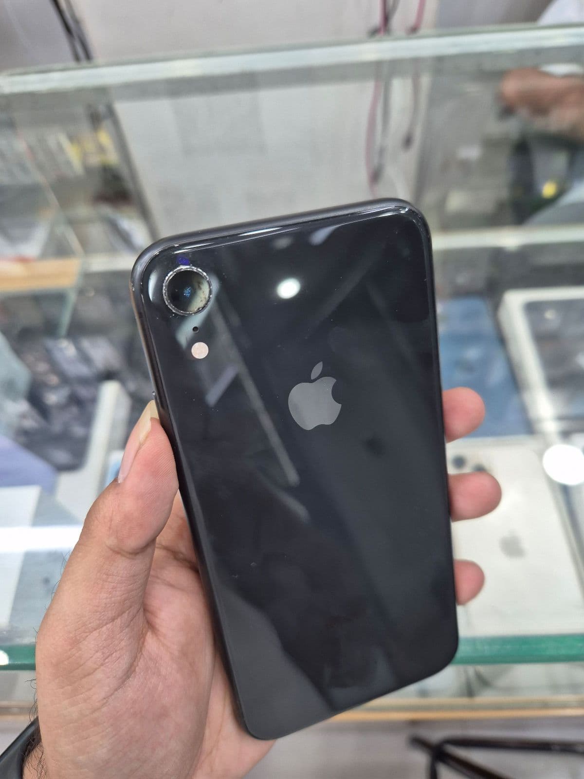 Apple iPhone XR 64GB in Black — photo 3