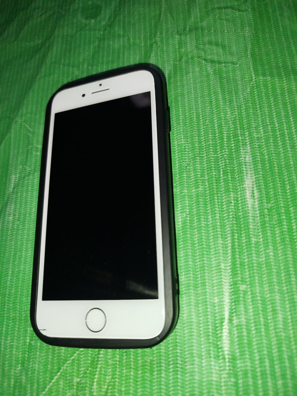 Apple iPhone 8 64GB in Gold — photo 1