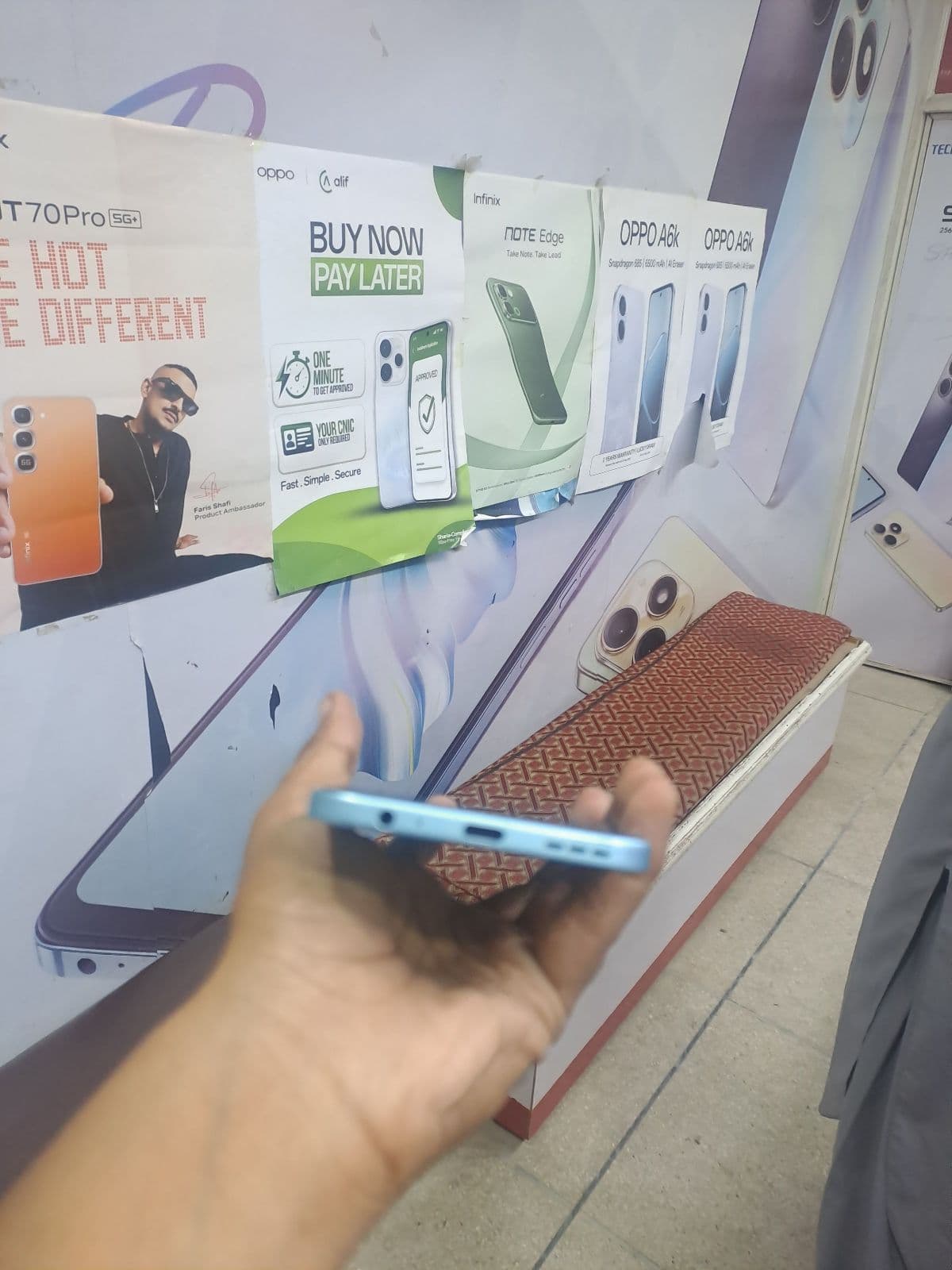 Infinix Hot 60 Pro 8GB / 128GB in Sapphire Blue — photo 3