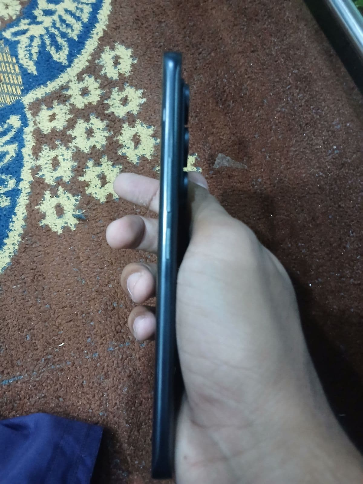 Tecno Camon 50 Pro 8GB / 256GB in Moonshadow Black — photo 4