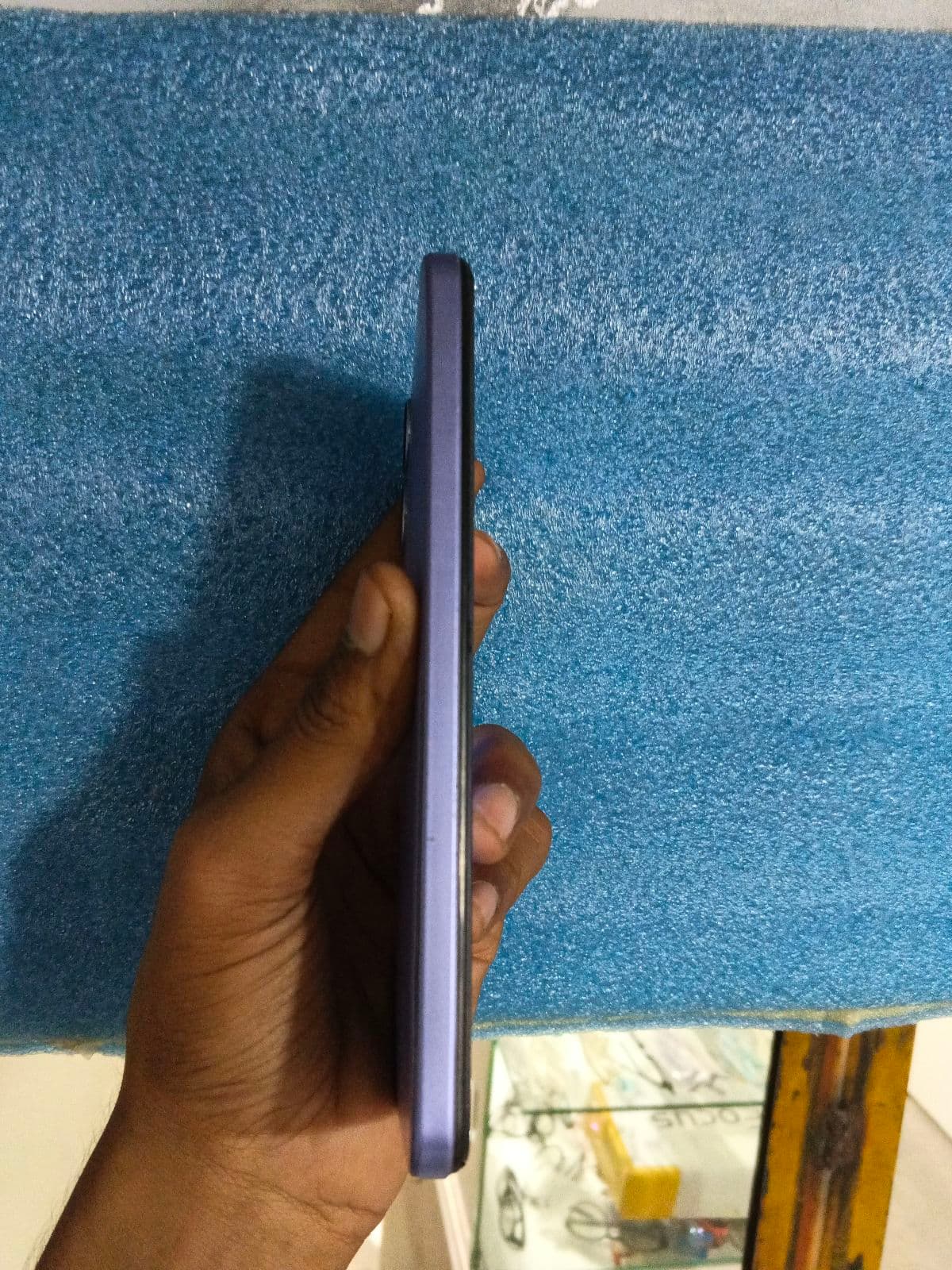 Vivo Y17s 4GB / 128GB in Glitter Purple — photo 4