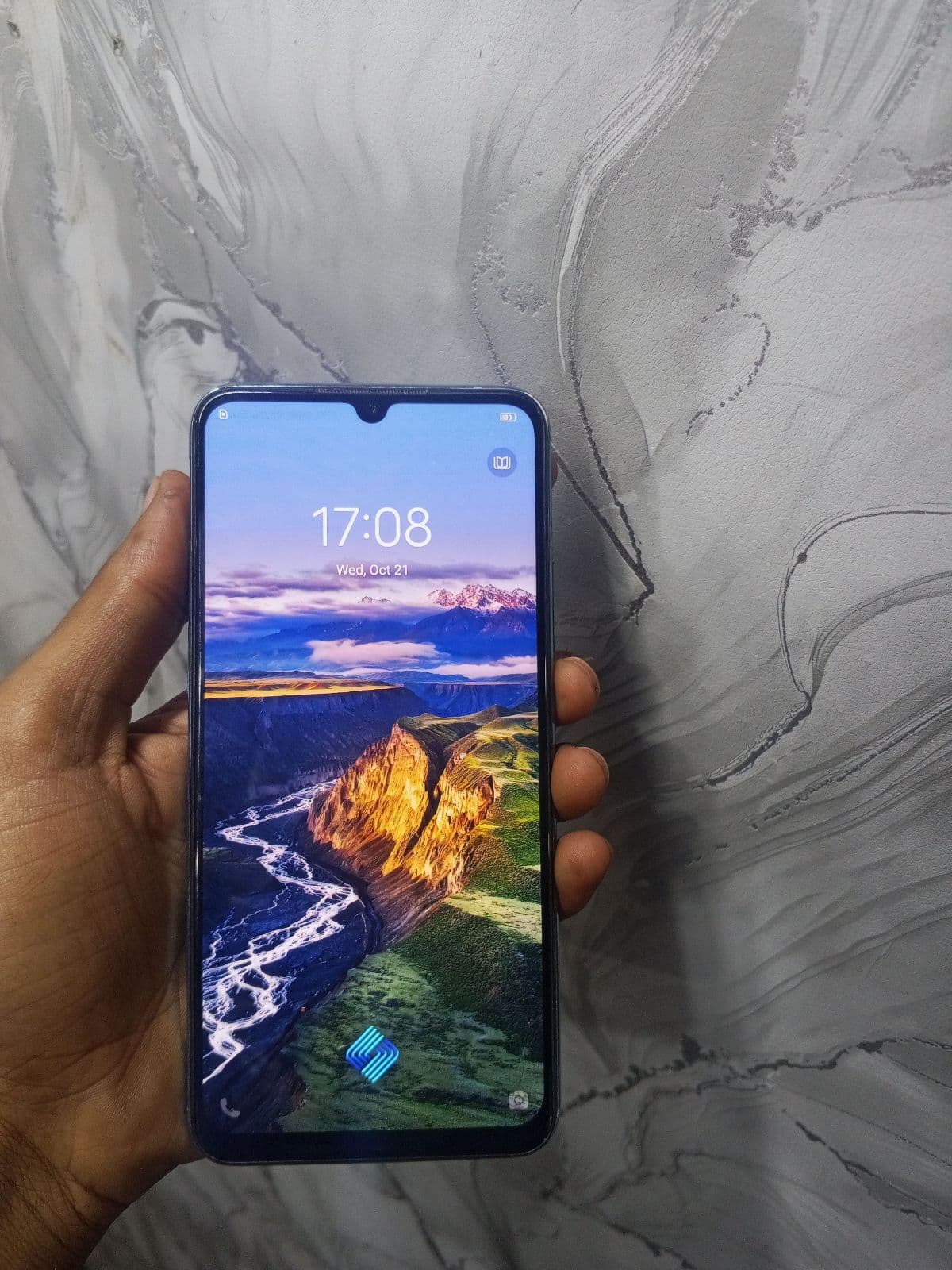 Vivo S1 4GB / 128GB in Skyline Blue — photo 2