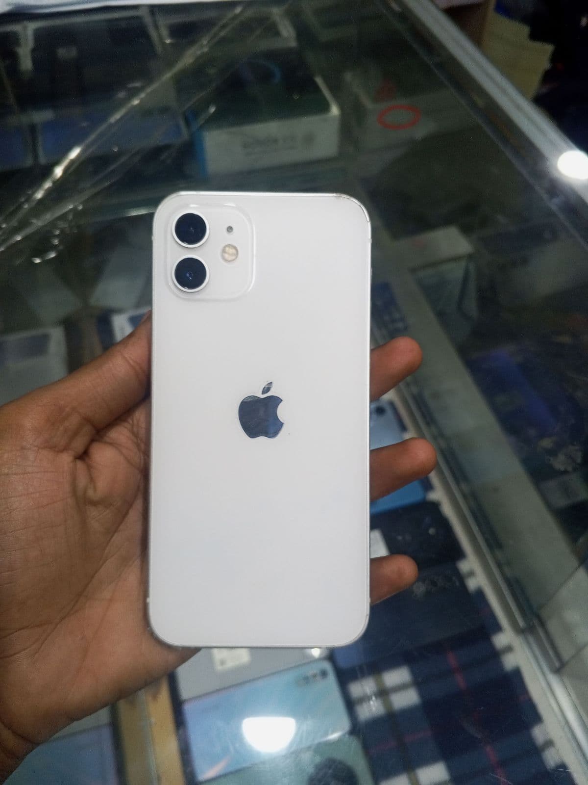 iPhone 12 · 128GB