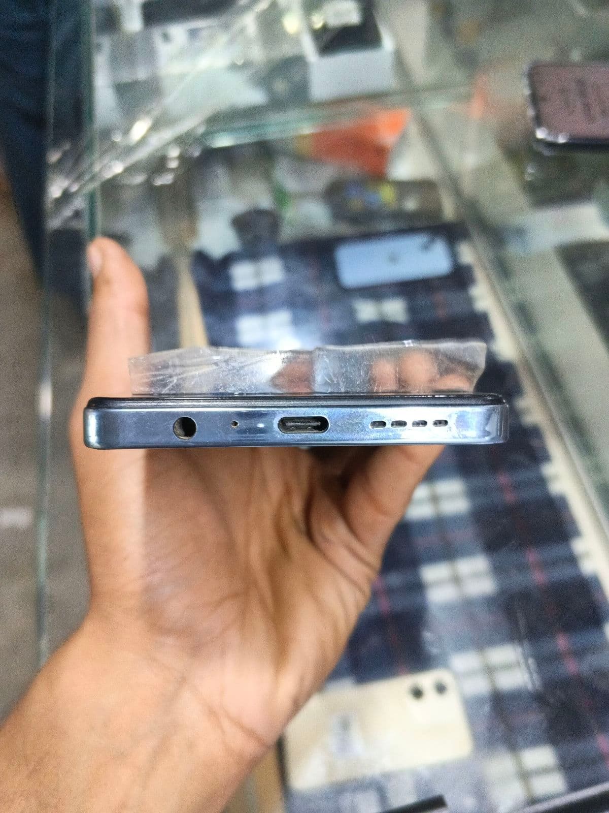 Infinix Note 30 8GB / 256GB in Interstellar Blue — photo 3