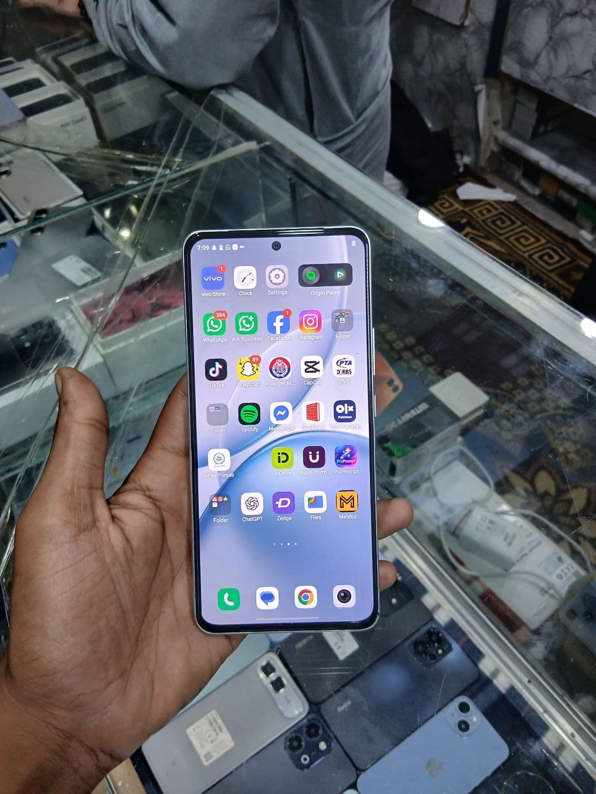 Vivo Y400 4G 8GB / 256GB in Pearl White — photo 2
