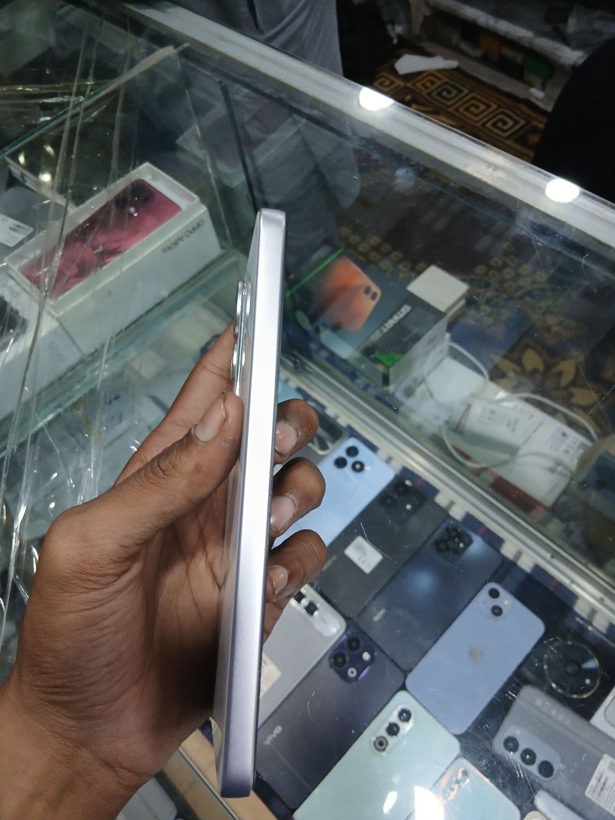 Vivo Y400 4G 8GB / 256GB in Pearl White — photo 4