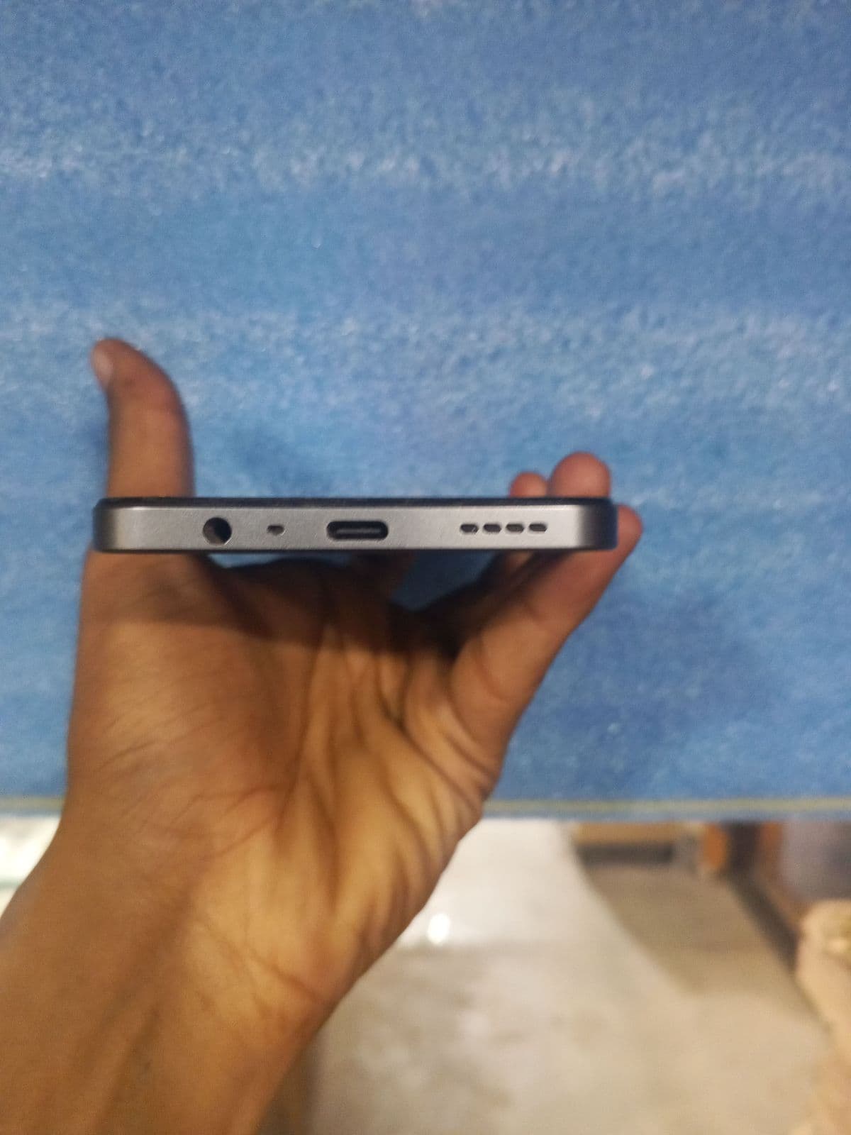 Realme Note 60x 4GB / 64GB in Marble Black — photo 3