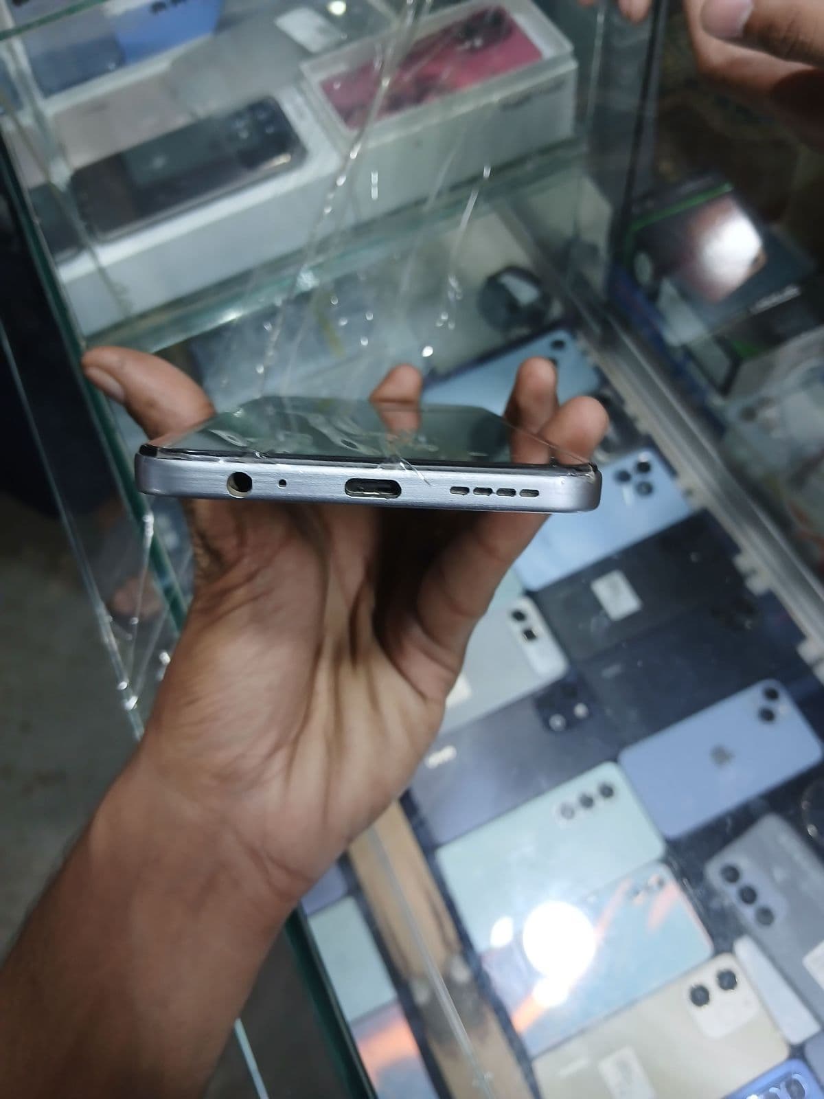 Infinix Hot 50 Pro 8GB / 128GB in Titanium Grey — photo 4