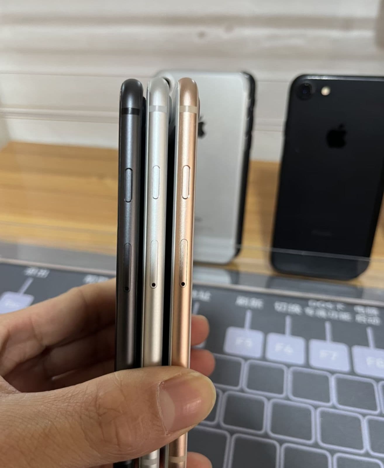 Apple iPhone 8 64GB in Space Gray — photo 3