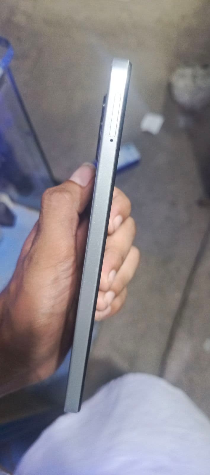 Xiaomi Redmi 12 4GB / 128GB in Moonstone Silver — photo 2