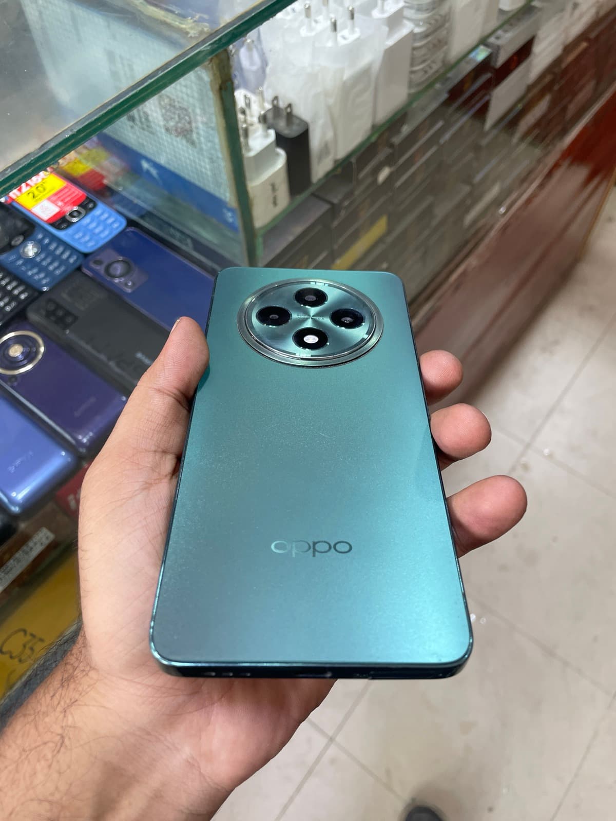 Oppo Reno 12 F 4G 8GB / 256GB in Olive Green — photo 5